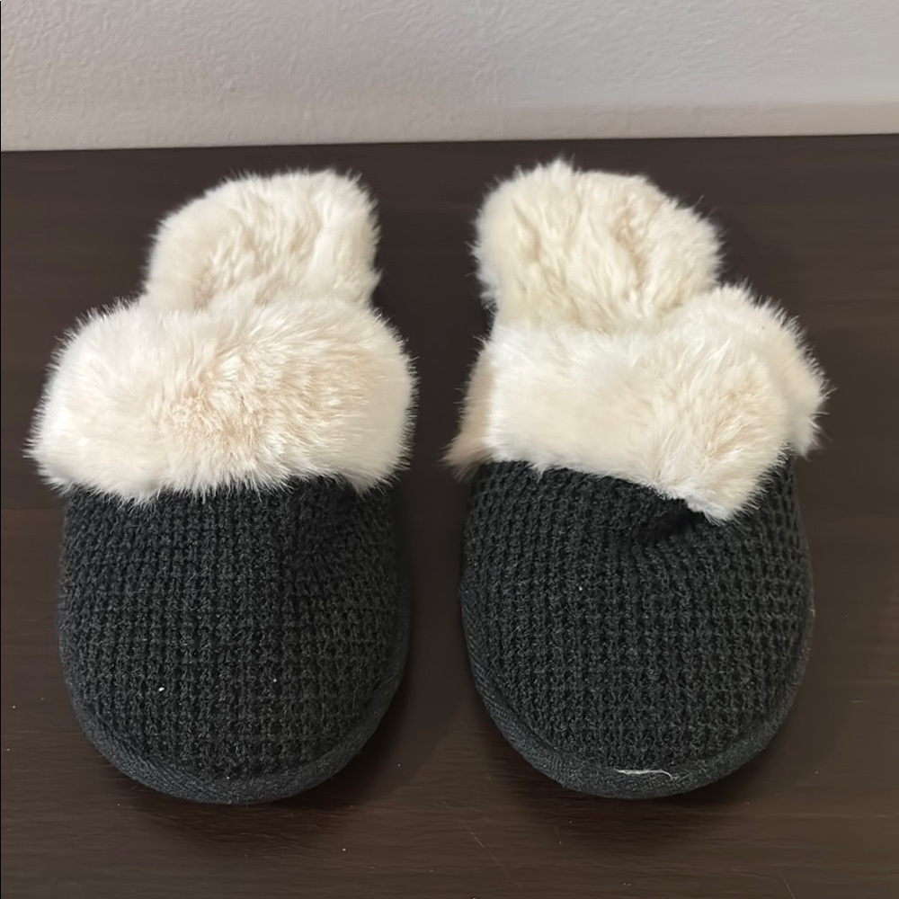 Victoria’s Secret Cozy Black Slippers with Faux Fur Lining, Super Soft! Sz Large